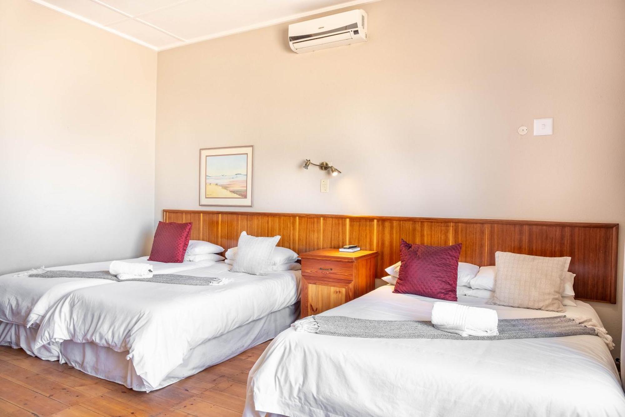 Karoo Country Inn Middelburg  Bagian luar foto