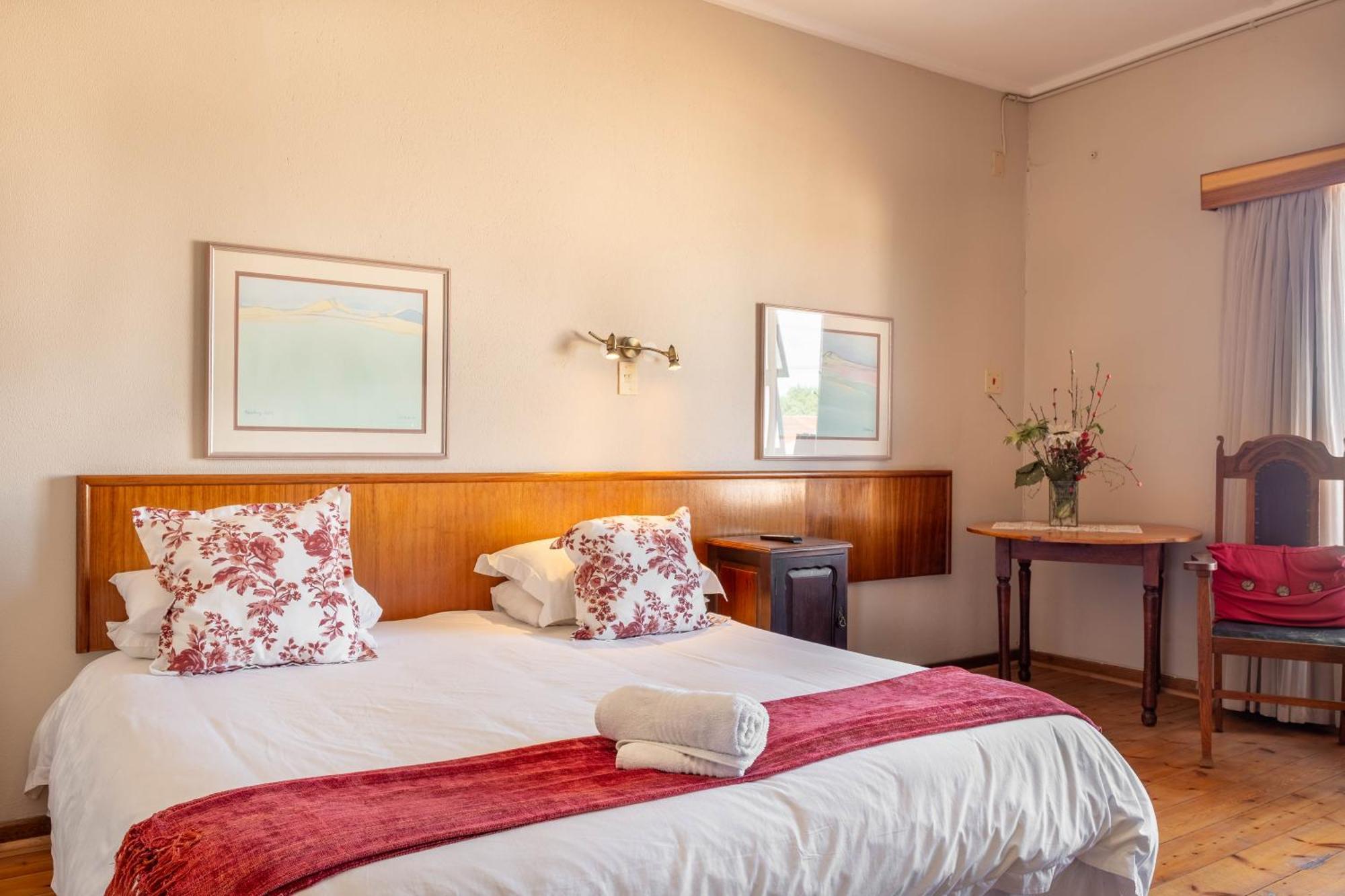 Karoo Country Inn Middelburg  Bagian luar foto