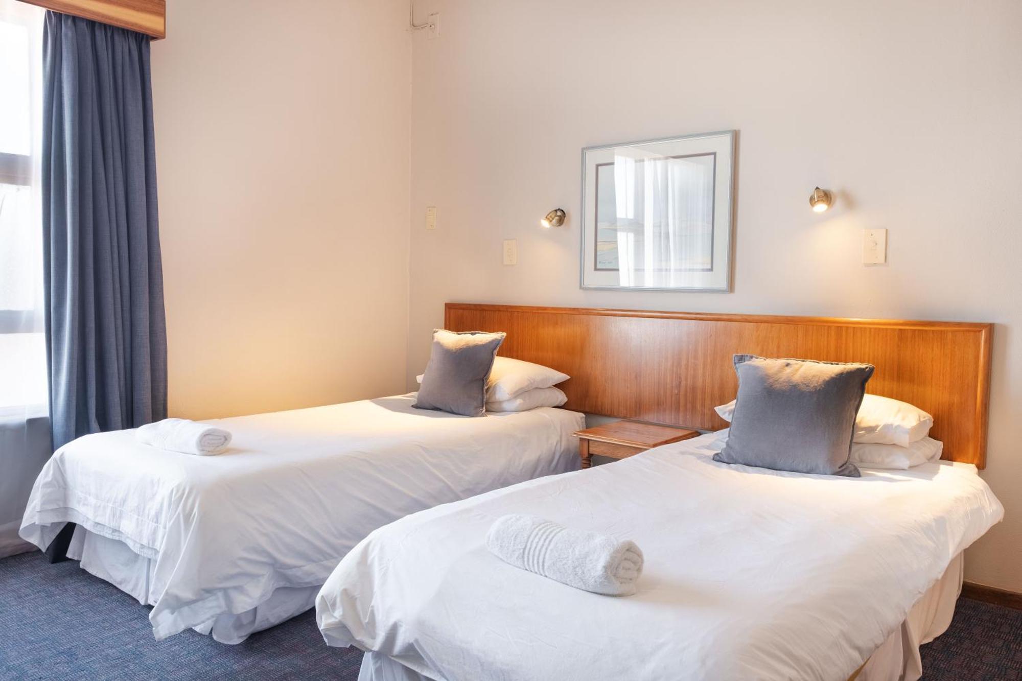 Karoo Country Inn Middelburg  Bagian luar foto