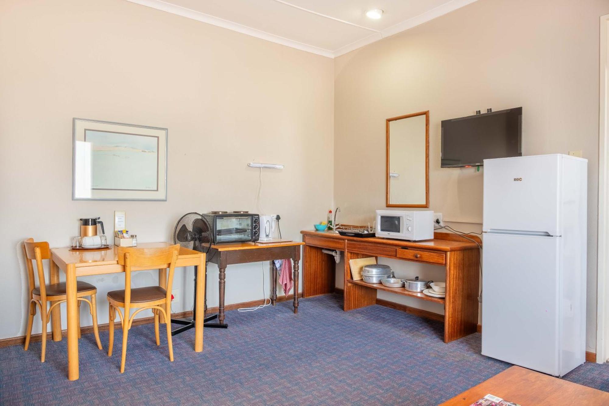Karoo Country Inn Middelburg  Bagian luar foto