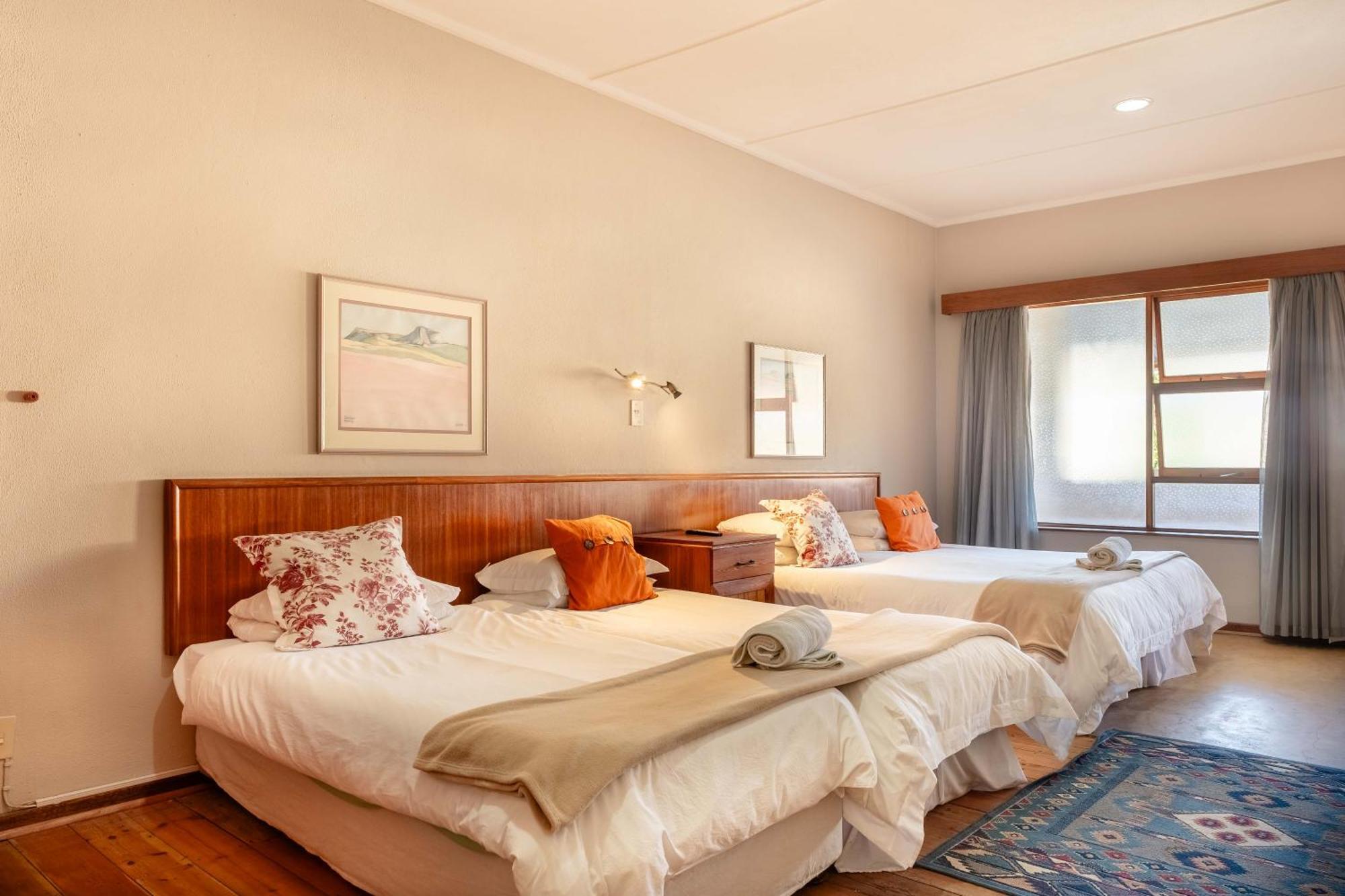 Karoo Country Inn Middelburg  Bagian luar foto