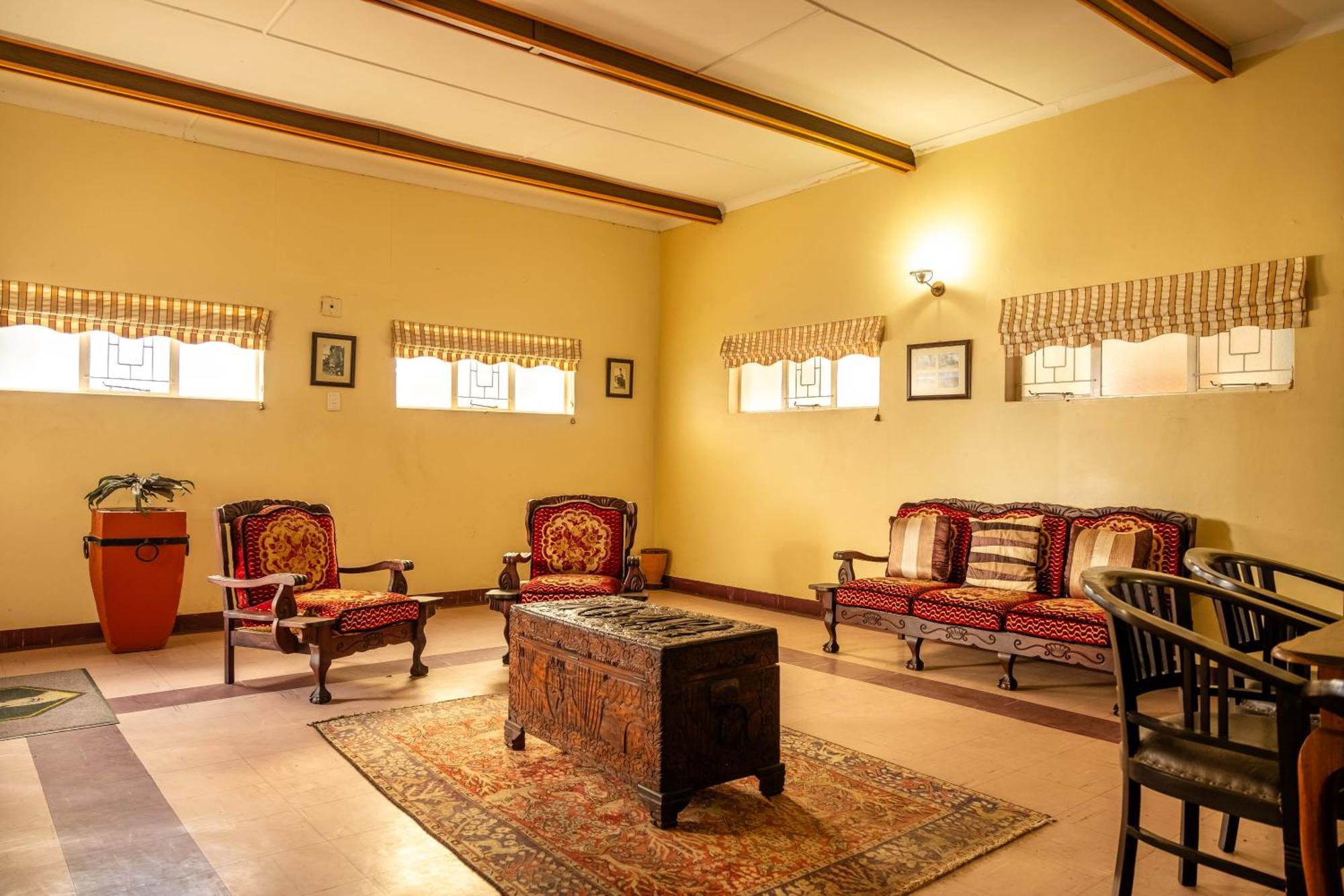 Karoo Country Inn Middelburg  Bagian luar foto