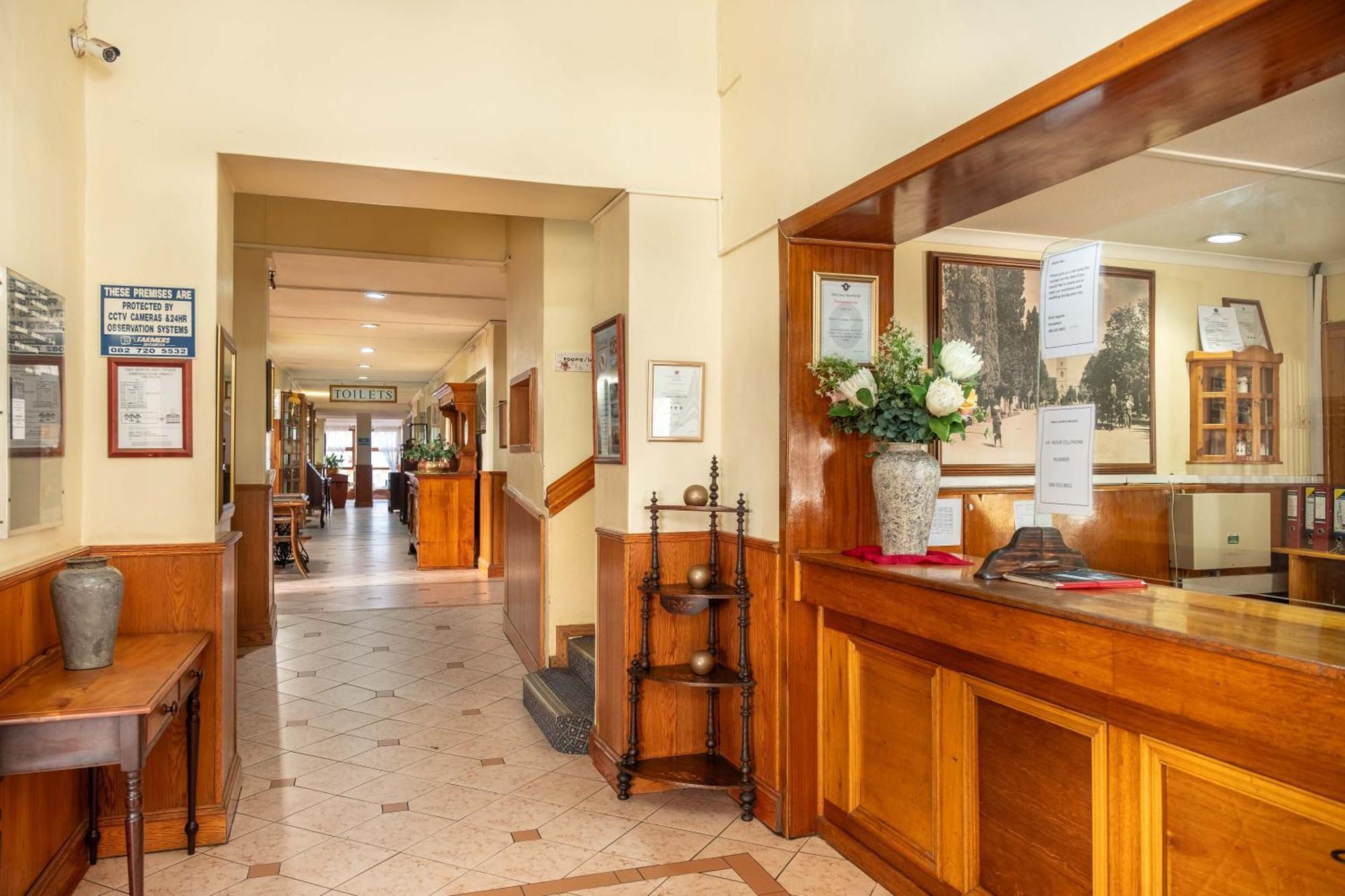 Karoo Country Inn Middelburg  Bagian luar foto