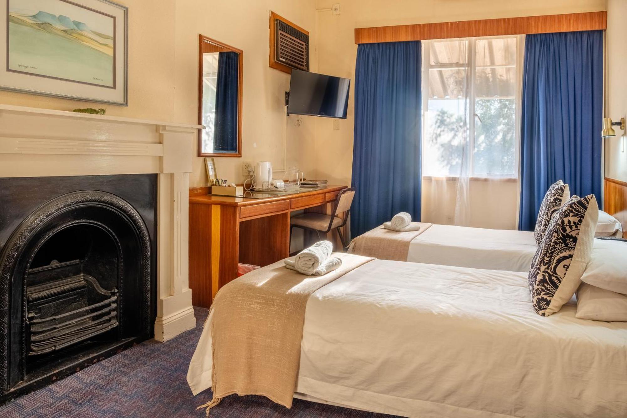 Karoo Country Inn Middelburg  Bagian luar foto