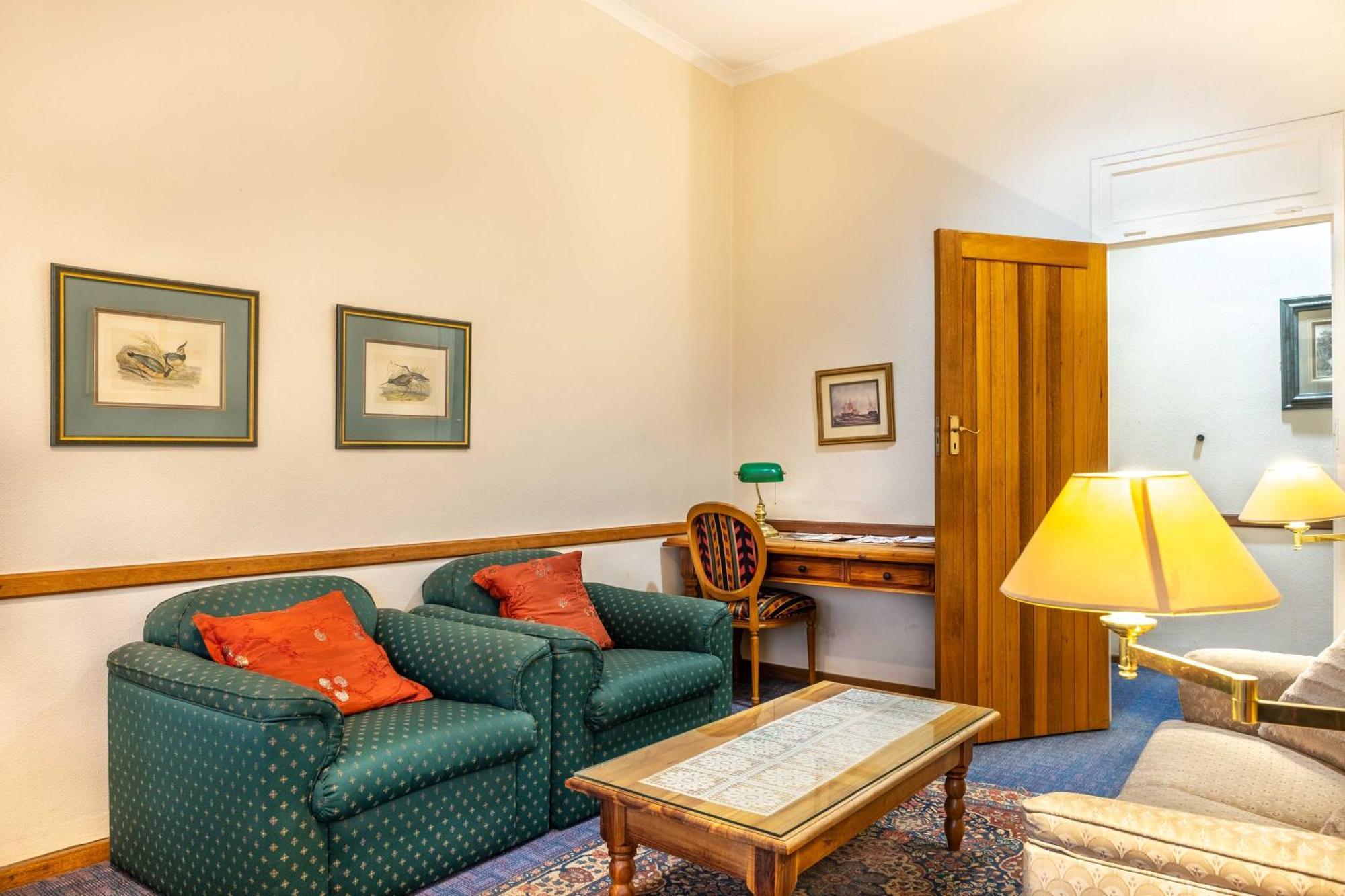 Karoo Country Inn Middelburg  Bagian luar foto