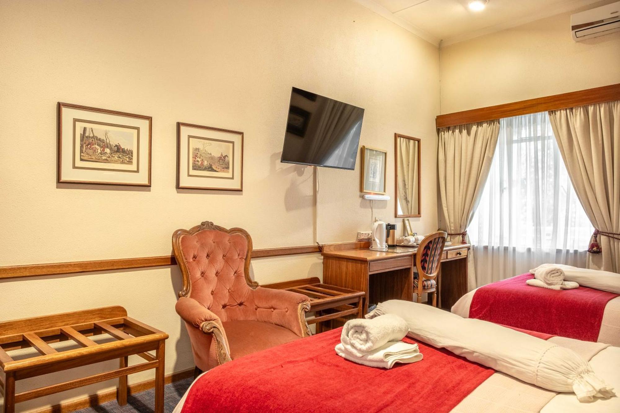 Karoo Country Inn Middelburg  Bagian luar foto